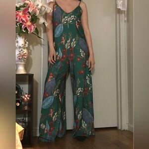 Zara Green Jumpsuit with Wide-Leg and V-Neck
